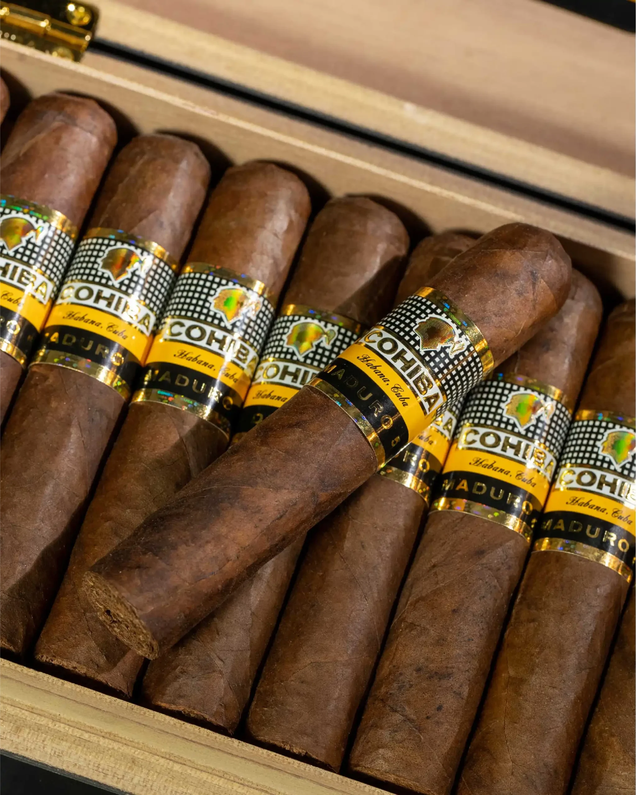COHIBA MADURO MAGICOS BOX OF 25 - Image 2