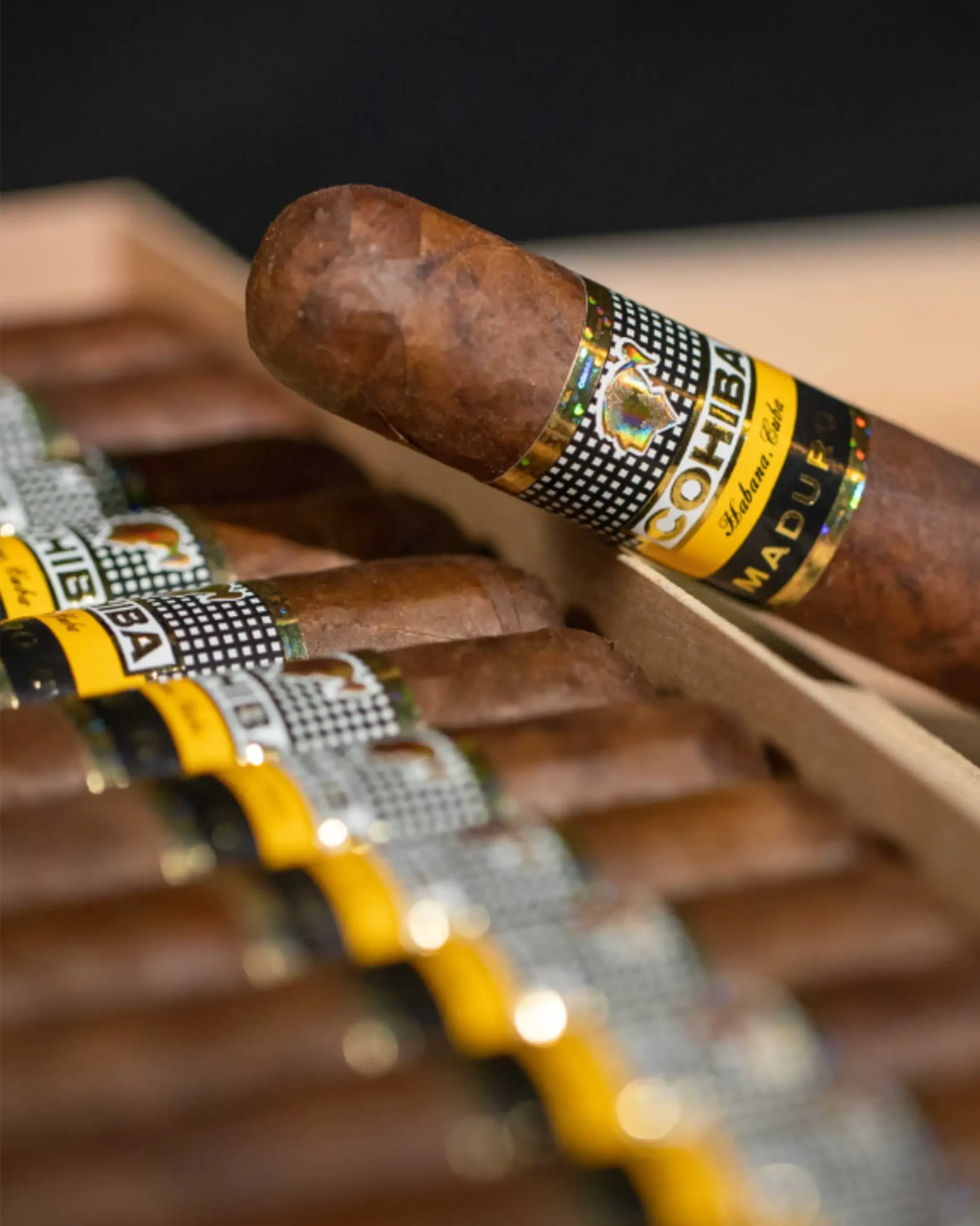 COHIBA MADURO MAGICOS BOX OF 25