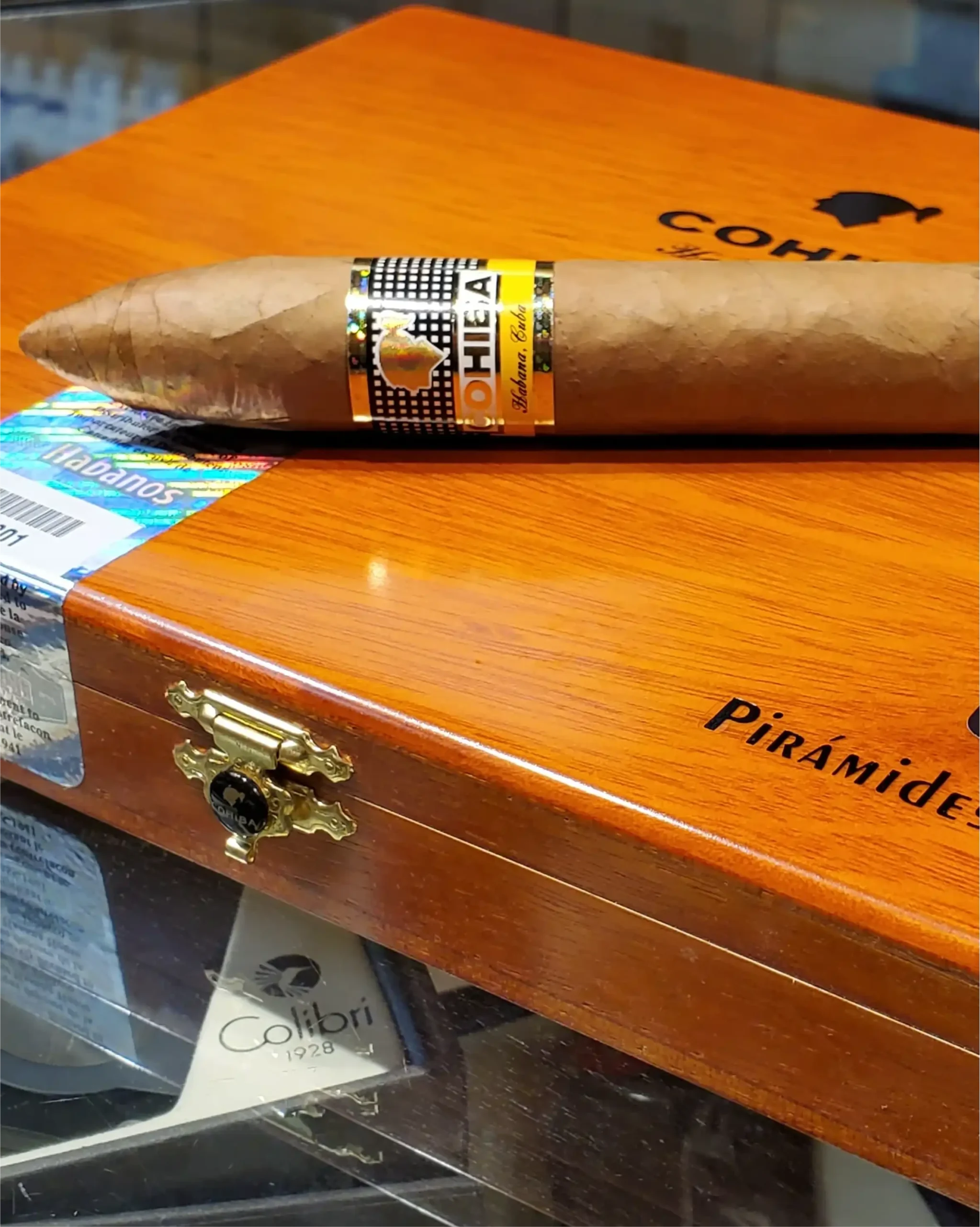 COHIBA PIRAMIDES EXTRA BOX OF 10 - Image 2